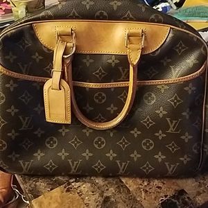 Authentic Deauville Louis vuitton hand bag